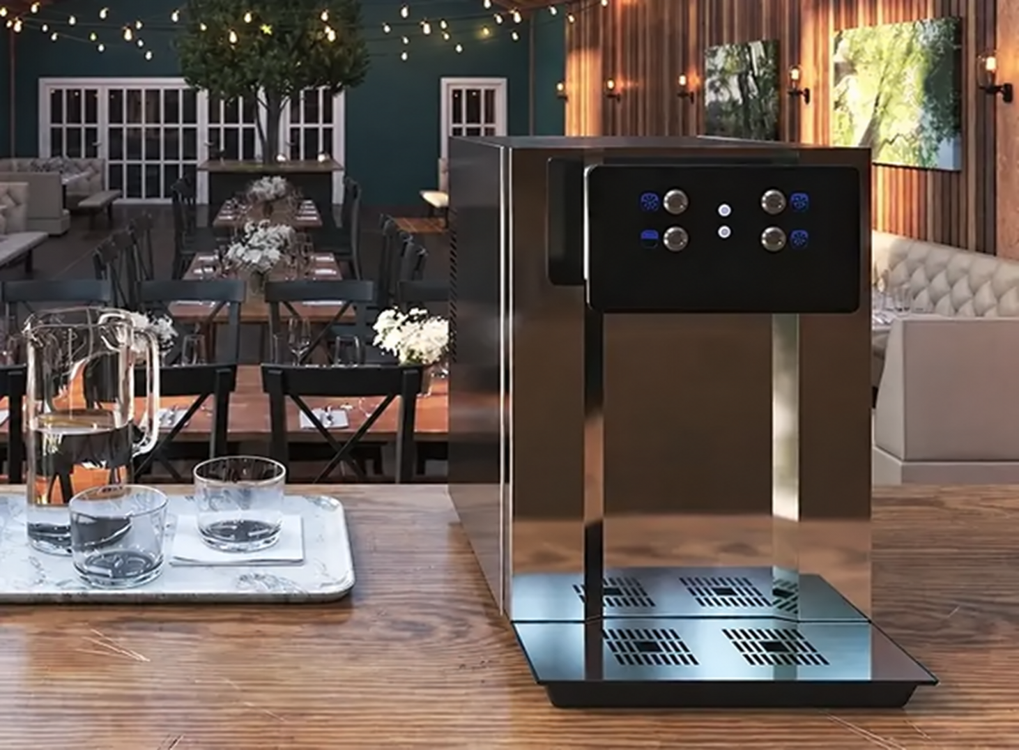 Dispensador de agua en un restaurante mediterráneo